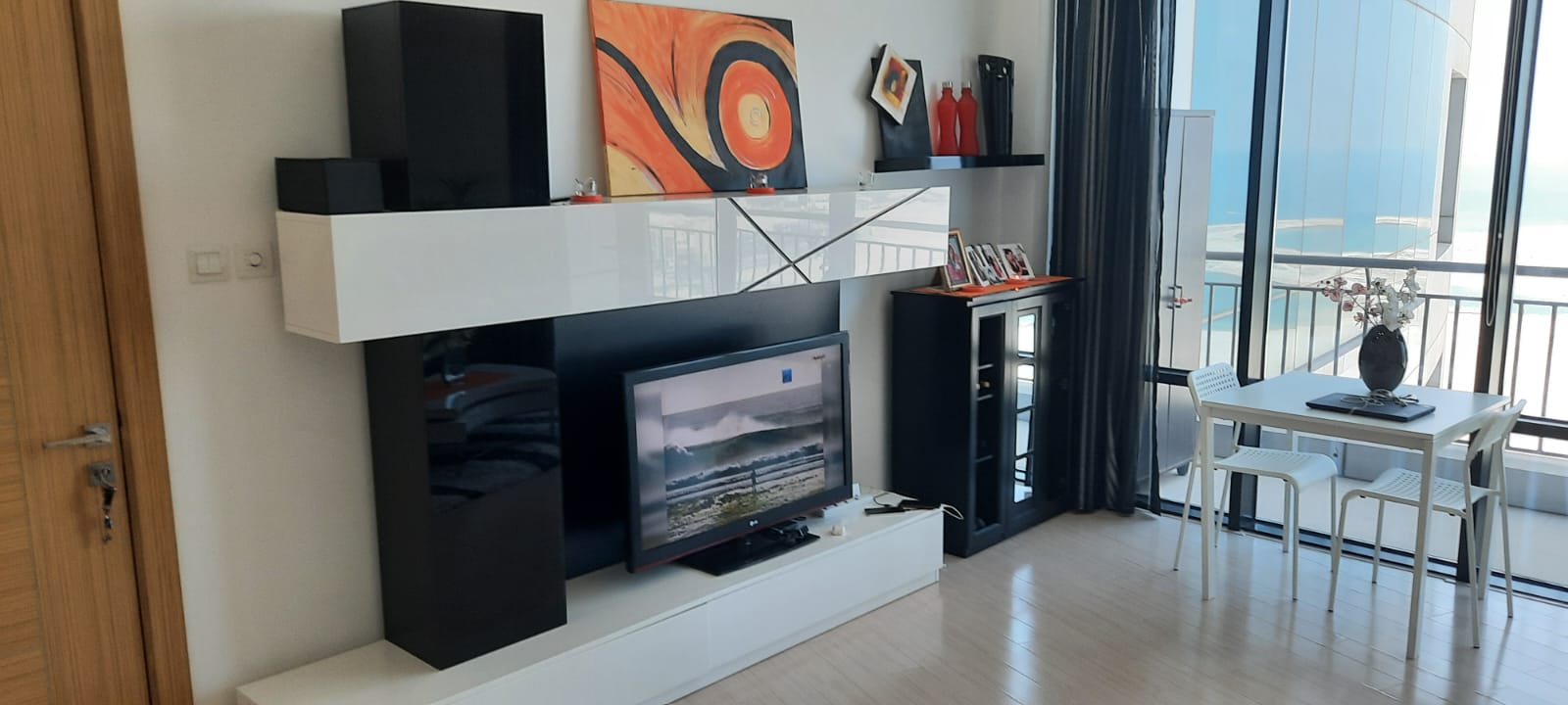 Modern Seaview Fully Furnished 1 BDR Apt for Rent in Era Tower Seef 4