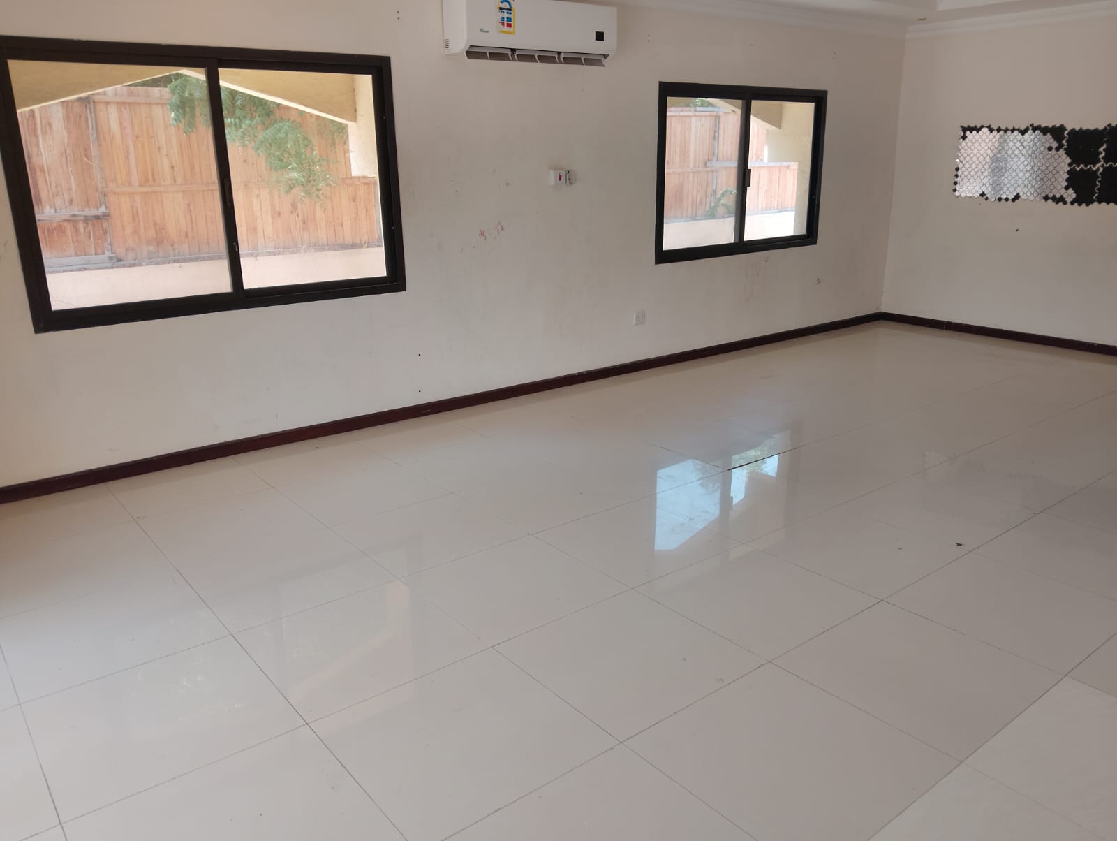 Spacious 4 BR villa in Saar 3
