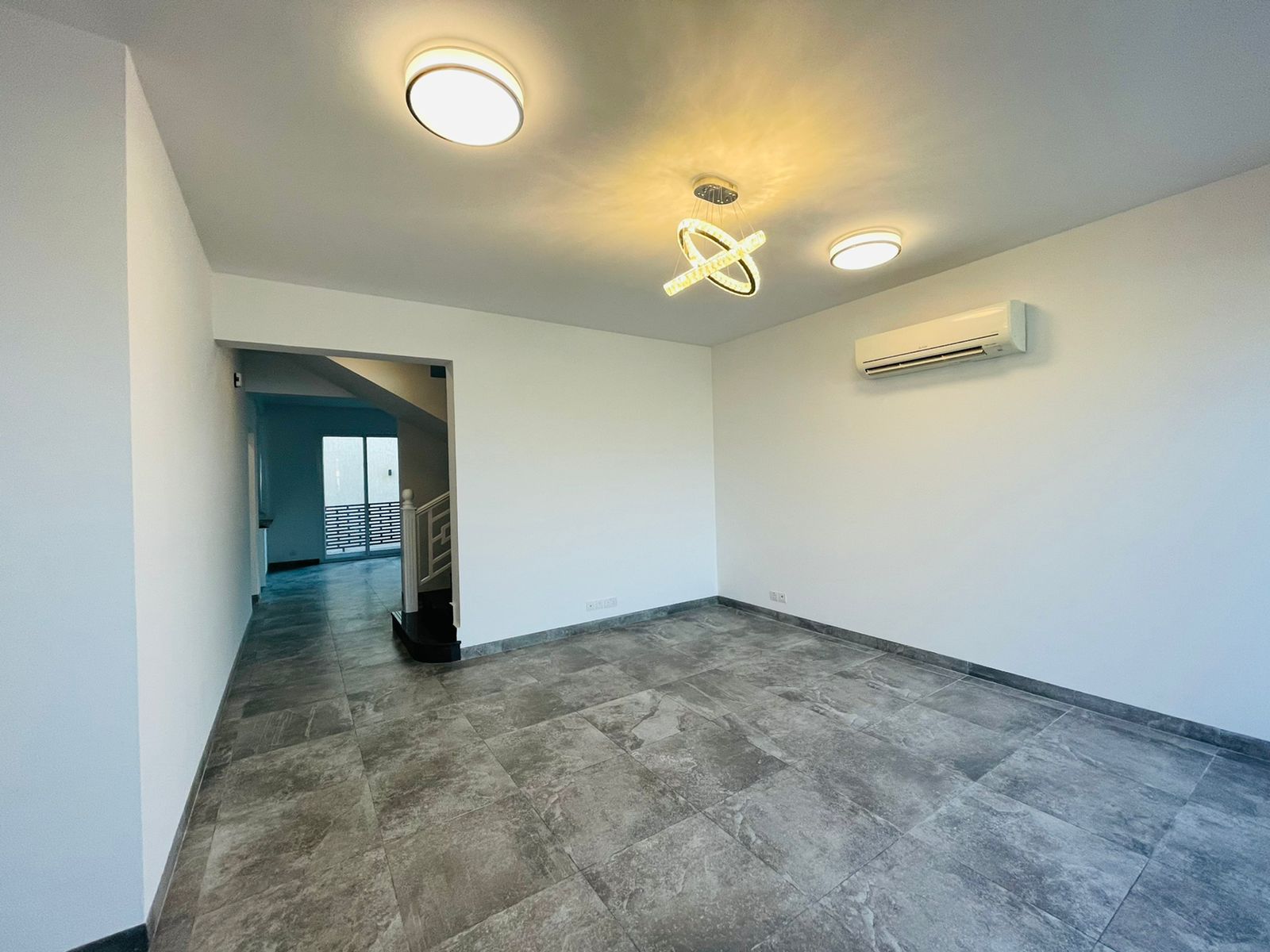 LUXURY 3BHK + MAID TOWNHOUSE VILLA FOR RENT IN KHUZAM, RAS AL KHAIMAH 3