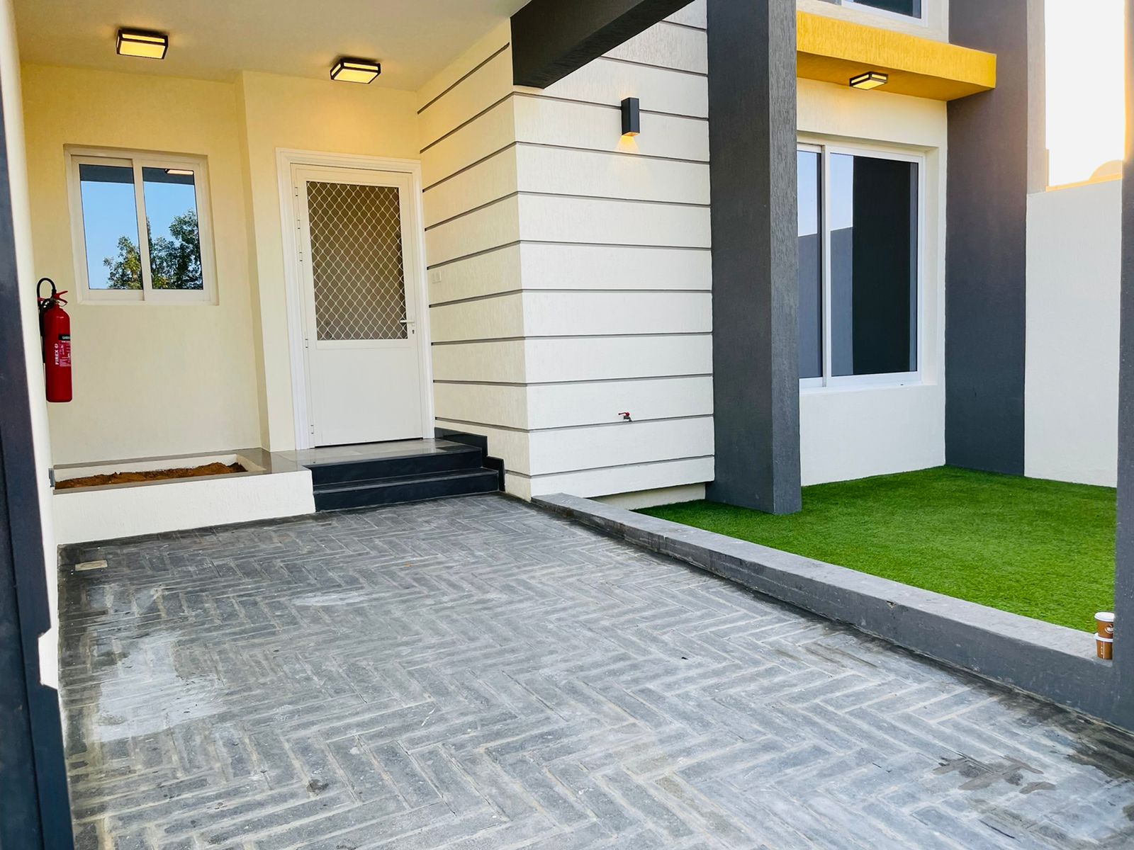 LUXURY 3BHK + MAID TOWNHOUSE VILLA FOR RENT IN KHUZAM, RAS AL KHAIMAH 2